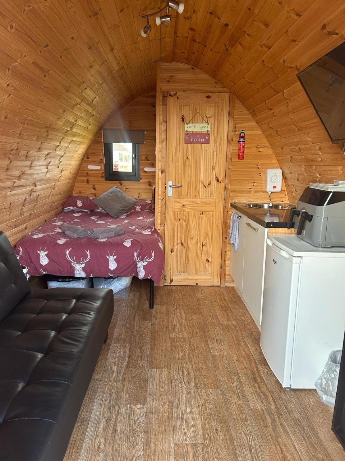 North Point Pods Hotel Thurso Exterior foto